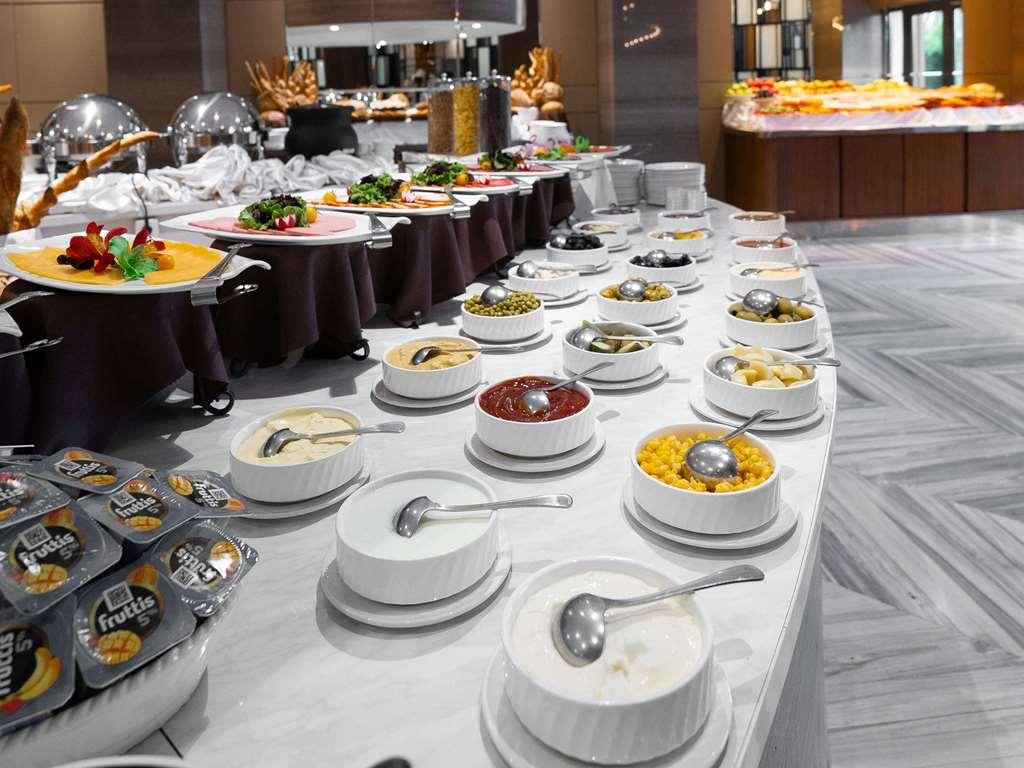 Moevenpick Hotel Taşkent Restoran fotoğraf